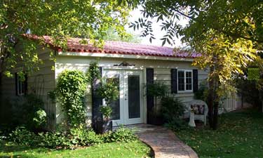 Steel garage guesthouse